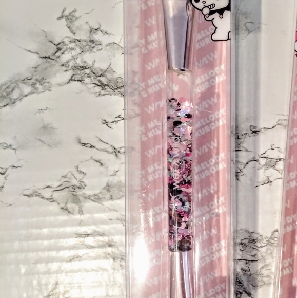 Wet n Wild Kuromi and My Melody blush brush - Picture 2 of 2